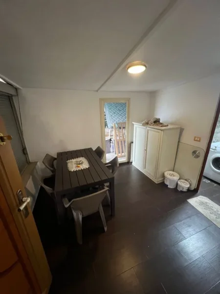 Tirane, jepet me qera apartament 3+1 Kati 6, 90 m² 600 € (Perball Inxhinierise Ndertimit,tek 21 Dhjetori, Tirane.)