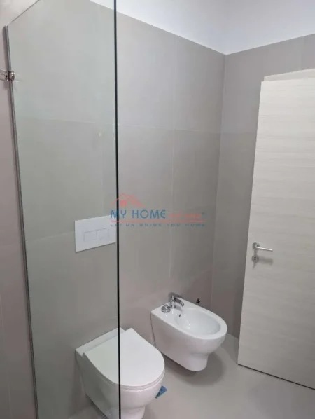 Tirane, jepet me qera apartament 2+1+Ballkon Kati 2, 96 m² 700 € (River Residence)