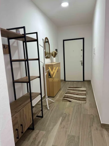 Tirane, jepet me qera apartament 2+1+Ballkon Kati 7, 84 m² 400 € (UNIVERS CITY)