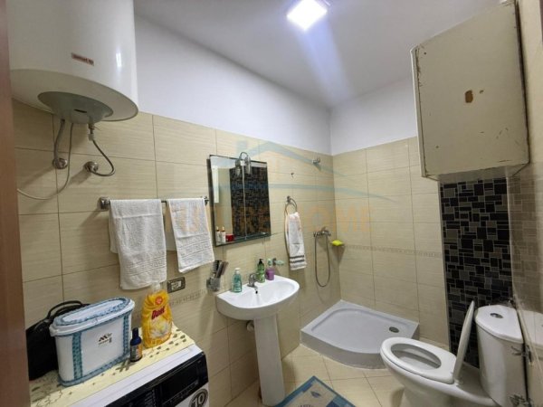 Tirane, jepet me qera apartament 2+1 Kati 2, 93 m² 450 € (Fresku)