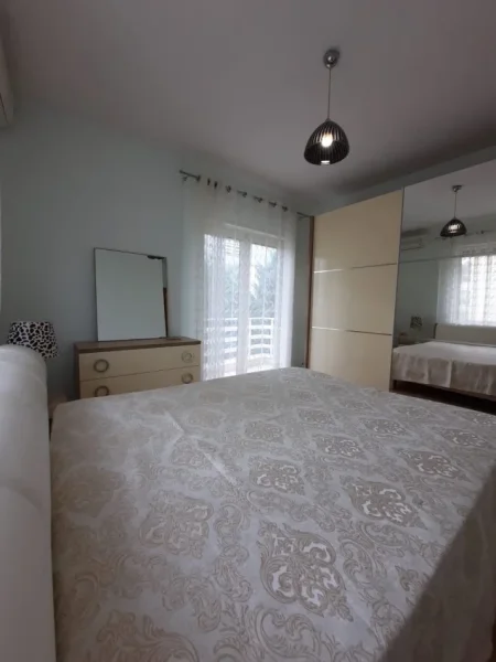 Tirane, jepet me qera apartament 2+1+Ballkon Kati 3, 110 m² 800 € (Rruga Eduard Mano)
