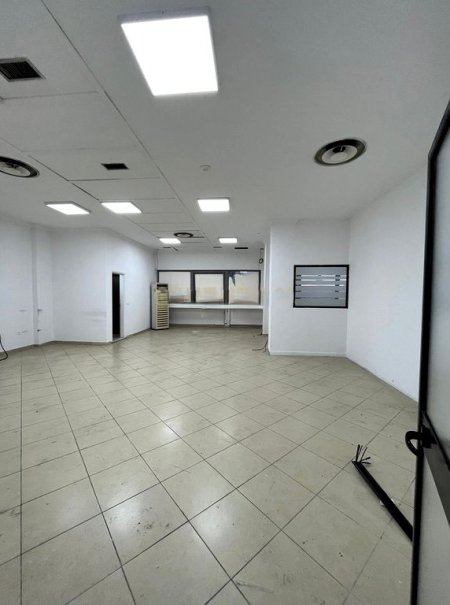 Tirane, jepet me qera zyre Kati 3, 165 m² 2.000 € (CONDOR CENTER)
