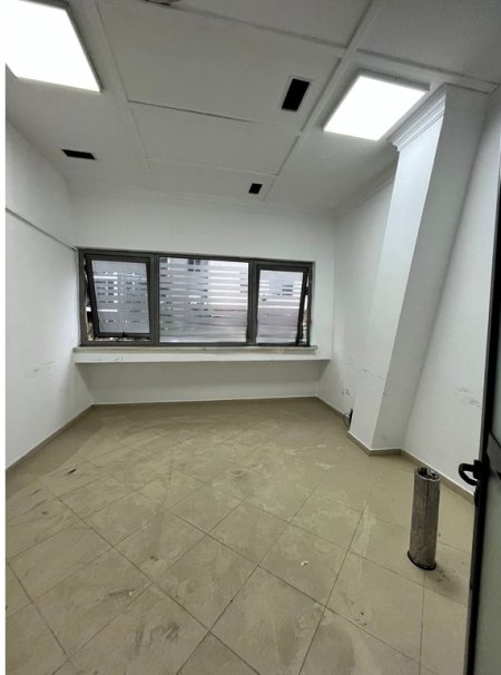 Tirane, jepet me qera zyre Kati 3, 165 m² 2.000 € (CONDOR CENTER)