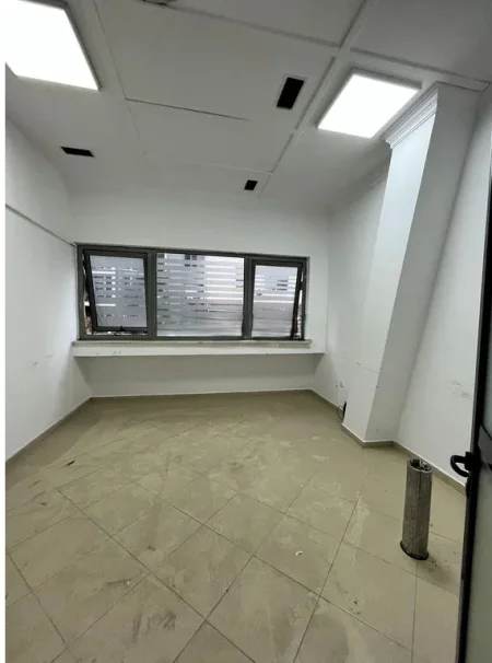 Tirane, jepet me qera zyre Kati 3, 165 m² 2.000 € (CONDOR CENTER)