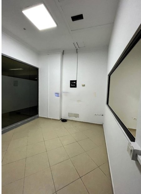 Tirane, jepet me qera zyre Kati 3, 165 m² 2.000 € (CONDOR CENTER)