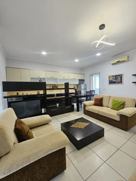 Tirane, jepet me qera apartament Kati 5, 120 m² 550 € (Myslym shyri)