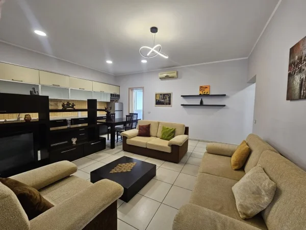 Tirane, jepet me qera apartament Kati 5, 120 m² 550 € (Myslym shyri)