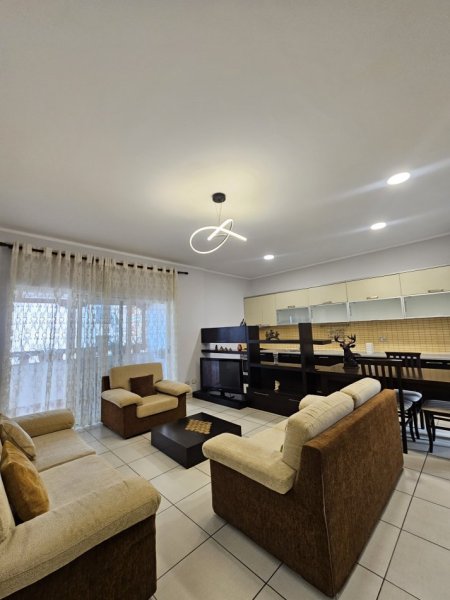 Tirane, jepet me qera apartament Kati 5, 120 m² 550 € (Myslym shyri)