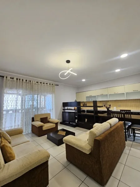 Tirane, jepet me qera apartament Kati 5, 120 m² 550 € (Myslym shyri)