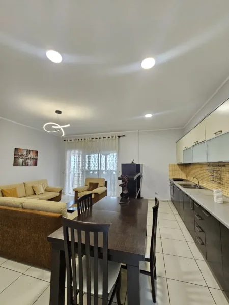 Tirane, jepet me qera apartament Kati 5, 120 m² 550 € (Myslym shyri)