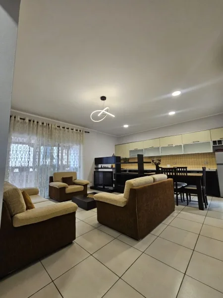 Tirane, jepet me qera apartament Kati 5, 120 m² 550 € (Myslym shyri)