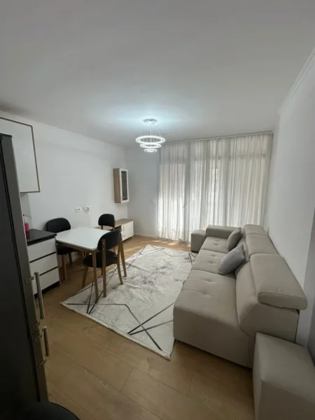 Tirane, jepet me qera apartament 2+1 Kati 4, 90 m² 600 € (Komuna Parisit)