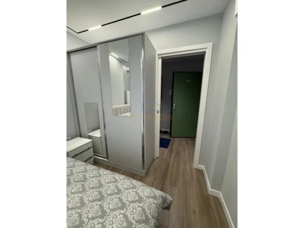 Tirane, jepet me qera apartament 2+1 Kati 2, 76 m² 900 € (Shkolla e Kuqe)