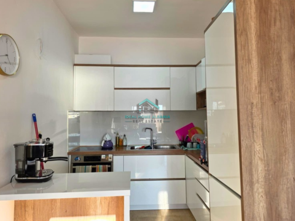 Vlore, shitet apartament 3+1 Kati 7, 100 m² 200.000 € (VLORE)