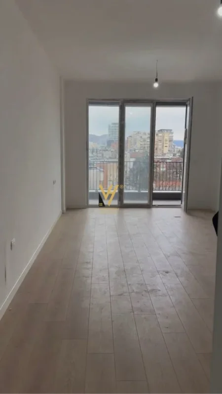Tirane, jepet me qera zyre Kati 4, 70 m² 590 € (RRUGA E ELBASANIT)