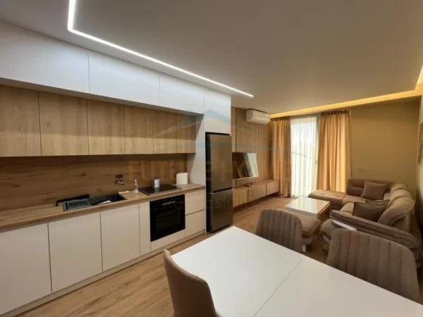 Tirane, jepet me qera apartament 2+1 Kati 5, 104 m² 1.000 € (Rruga Mine Peza , Golden Tower)