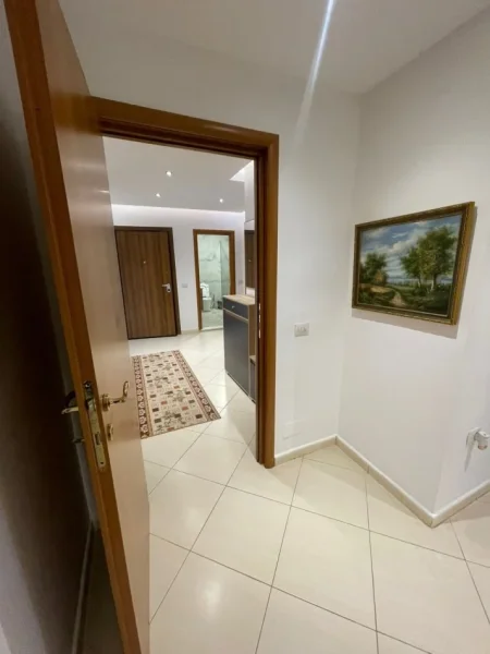 Tirane, jepet me qera apartament 2+1 Kati 5, 100 m² 1.200 € (Air Albania)