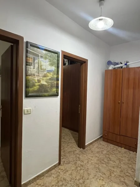 Tirane, jepet me qera apartament 1+1 Kati 3, 50 m² 550 € (Prane Kika 2)