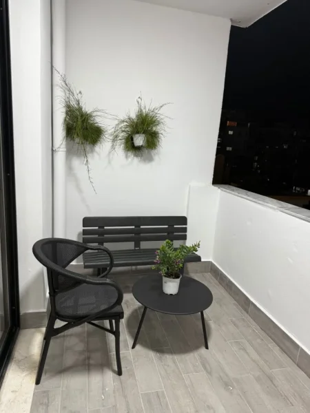 Tirane, jepet me qera apartament 1+1+Ballkon Kati 4, 72 m² 450 € (Astir, afër Vilës L)