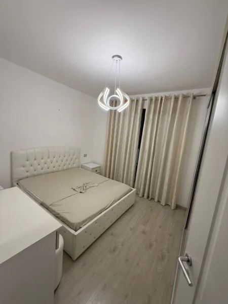 Tirane, jepet me qera apartament 1+1+Ballkon Kati 4, 72 m² 450 € (Astir, afër Vilës L)