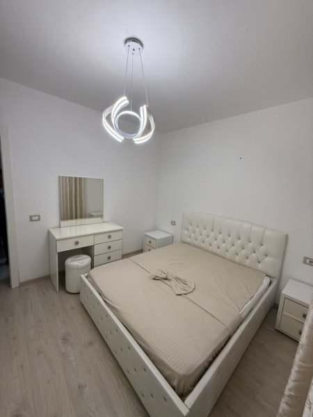 Tirane, jepet me qera apartament 1+1+Ballkon Kati 4, 72 m² 450 € (Astir, afër Vilës L)