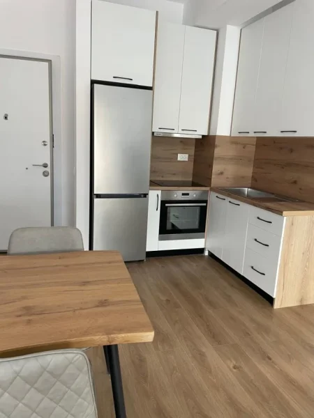 Tirane, jepet me qera apartament 1+1+Ballkon Kati 8, 60 m² 450 € (Rruga Pasho Hysa)