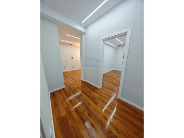 Durres, shitet apartament 2+1+Ballkon Kati 4, 73 m² 160.000 € 
