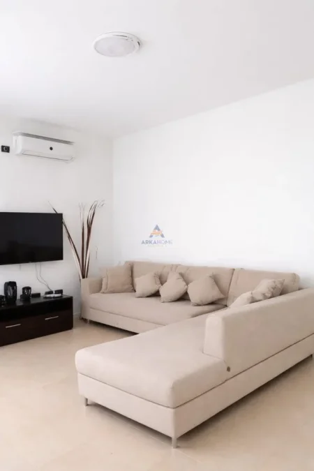 Tirane, jepet me qera apartament 1+1+Ballkon Kati 4, 75 m² 750 € 