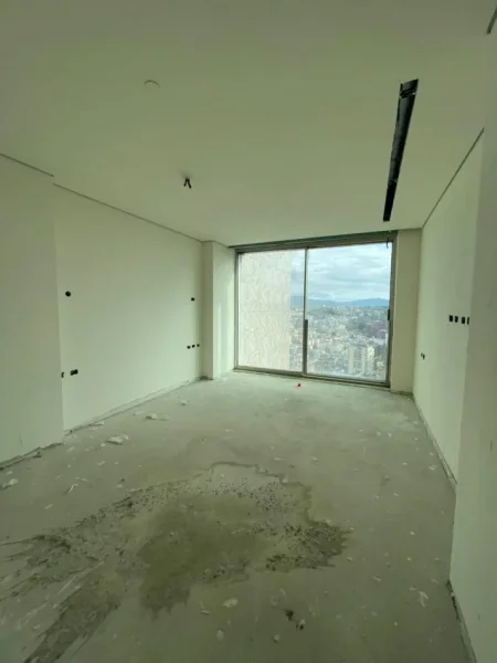 Tirane, shitet apartament 1+1 , 138 m² 
