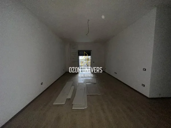 Tirane, shitet apartament 2+1+Ballkon Kati 1, 127 m² 210.000 € (Sauk)