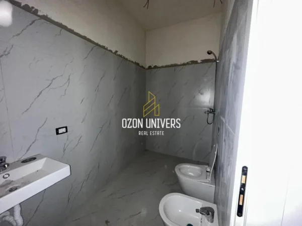 Tirane, shitet apartament 2+1+Ballkon Kati 1, 127 m² 210.000 € (Sauk)