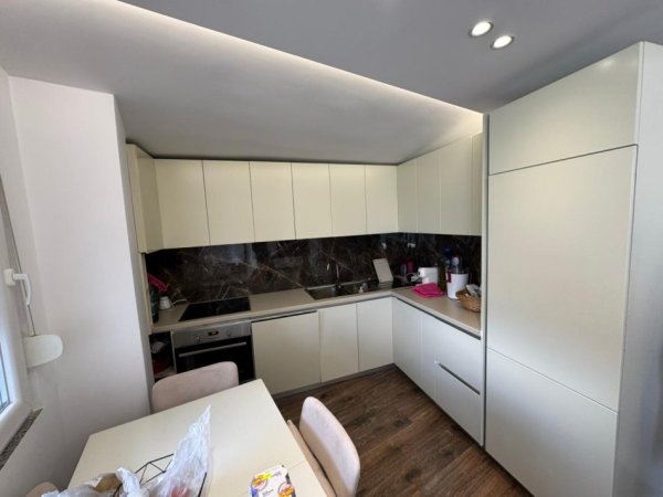 Tirane, shitet apartament 1+1 Kati 5, 150 m² 