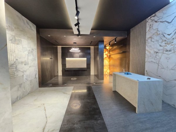 Tirane, jepet me qera dyqan Kati 0, 174 m² 5.000 € (Rruga Sulejman Delvina)