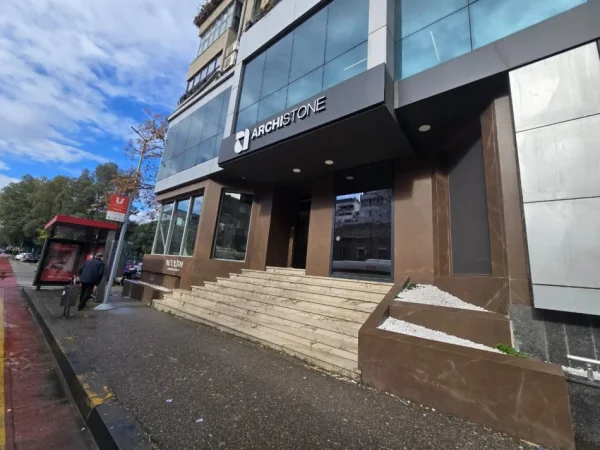 Tirane, jepet me qera dyqan Kati 0, 174 m² 5.000 € (Rruga Sulejman Delvina)