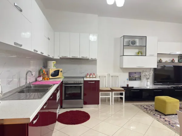 jepet me qera 2+1+Ballkon