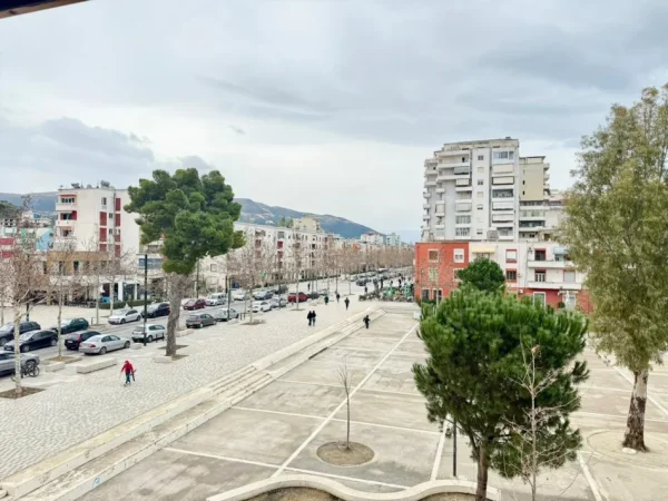 jepet me qera 2+1+Ballkon