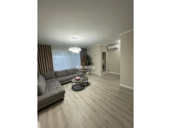 Tirane, jepet me qera apartament 1+1+Ballkon Kati 3, 70 m² 800 € (Rruga e kosovareve)