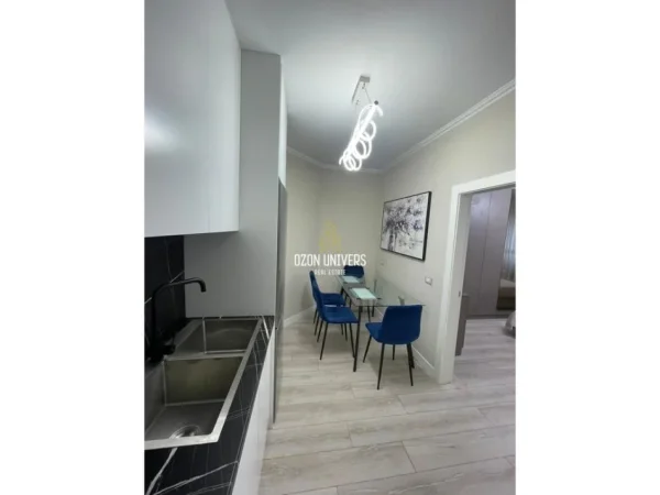 Tirane, jepet me qera apartament 1+1+Ballkon Kati 3, 70 m² 800 € (Rruga e kosovareve)