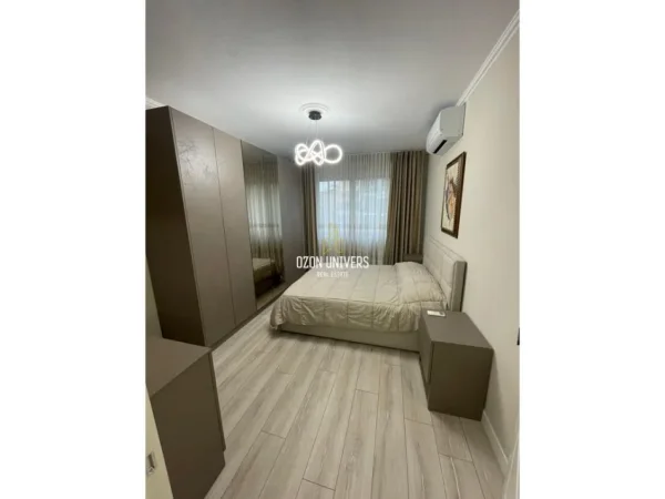 Tirane, jepet me qera apartament 1+1+Ballkon Kati 3, 70 m² 800 € (Rruga e kosovareve)