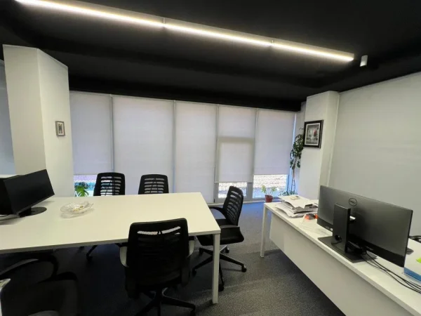 Tirane, jepet me qera ambjent biznesi Kati 1, 75 m² 1.100 € 