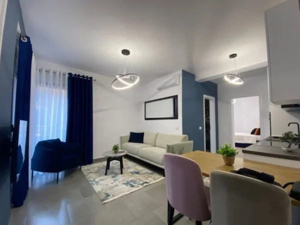 Tirane, jepet me qera apartament 1+1 , 70 m² 700 € 