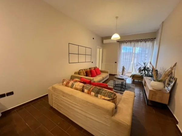 Tirane, jepet me qera apartament 1+1+Ballkon Kati 10, 65 m² 600 € (Rruga Bilal Golemi)