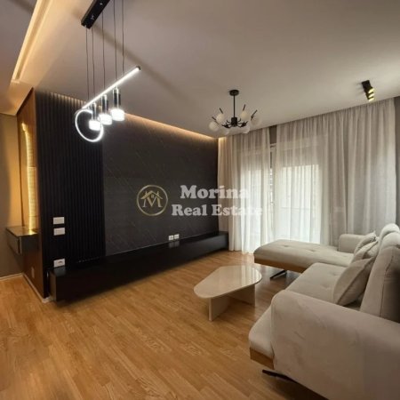 Tirane, jepet me qera apartament 2+1 Kati 5, 90 m² 1.200 € (Qender)