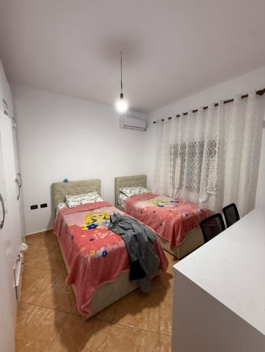 Tirane, shitet Vile 2 Katshe , 300 m² 300.000 € (Astir)