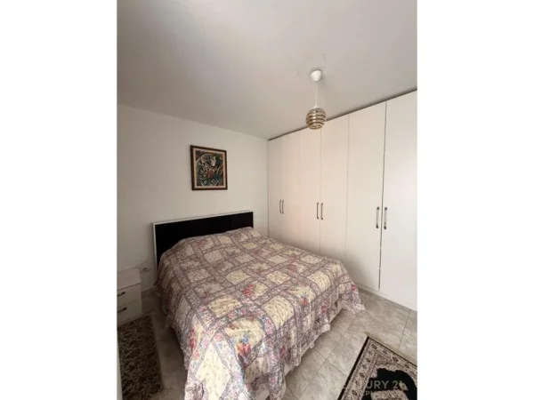 Tirane, jepet me qera apartament 1+1 Kati 6, 70 m² 600 € (Komuna e Parisit)