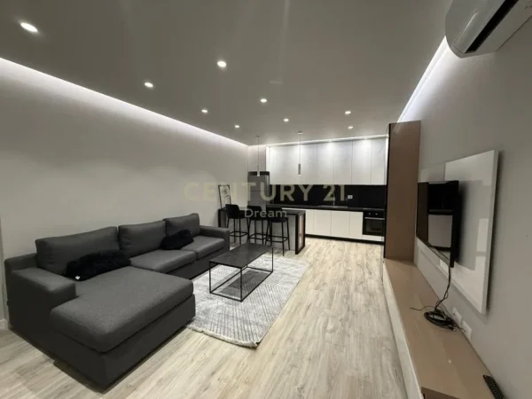 Tirane, jepet me qera apartament 1+1 Kati 2, 78 m² 650 € (Liqeni Thate)