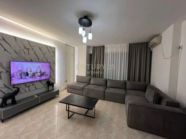 Tirane, jepet me qera apartament 2+1+Ballkon Kati 6, 114 m² 800 € (Ish Parku)