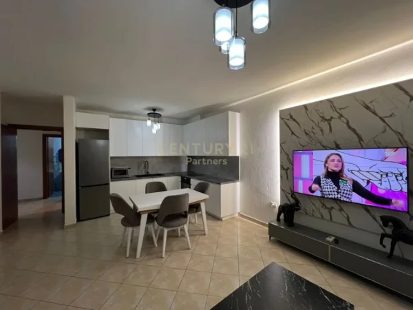 Tirane, jepet me qera apartament 2+1+Ballkon Kati 6, 114 m² 800 € (Ish Parku)