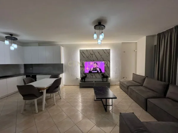Tirane, jepet me qera apartament 2+1+Ballkon Kati 6, 114 m² 800 € (Ish Parku)