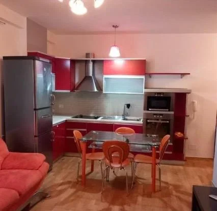Tirane, jepet me qera apartament 1+1+Ballkon Kati 4, 65 m² 550 € 